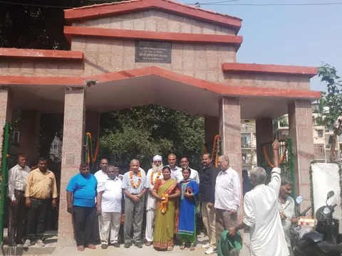सुभाष शर्मा पार्क, किलोकरी में ऑर्नामेंटल गेट का उद्घाटन — 2