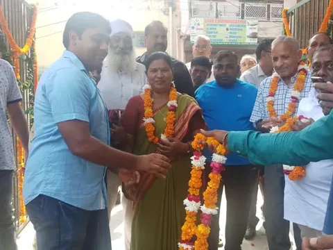सुभाष शर्मा पार्क, किलोकरी में ऑर्नामेंटल गेट का उद्घाटन — 4
