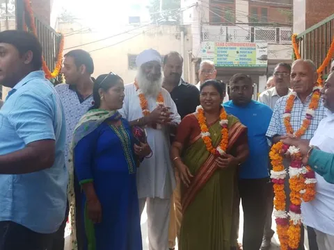 सुभाष शर्मा पार्क, किलोकरी में ऑर्नामेंटल गेट का उद्घाटन — 6