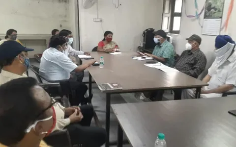 सिद्धार्थ एक्सटेंशन पॉकेट बी की आरडब्ल्यूए के साथ बैठक