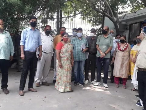सिद्धार्थ एक्सटेंशन पॉकेट बी की आरडब्ल्यूए के साथ बैठक — 5
