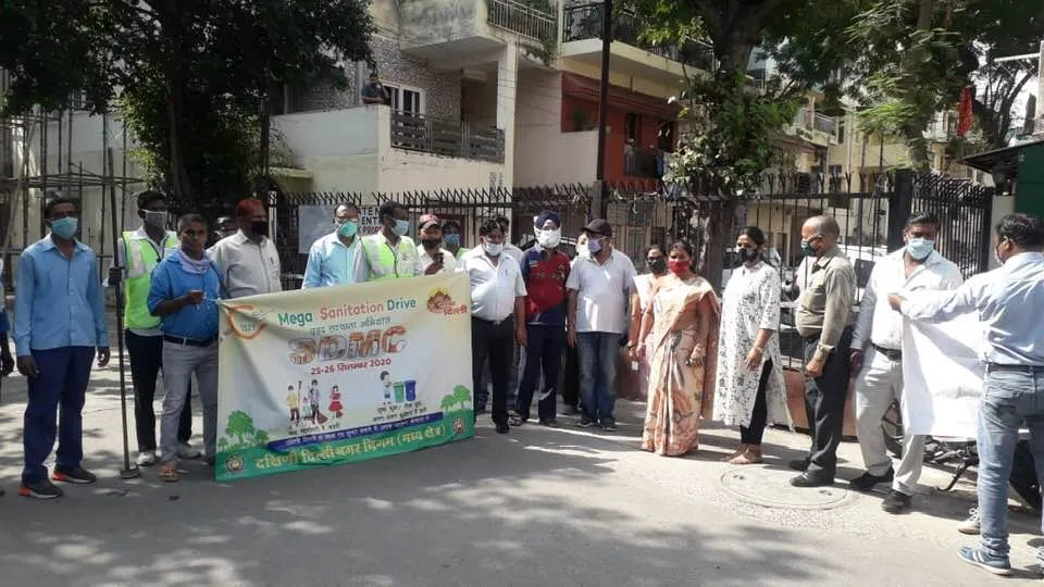 सिद्धार्थनगर अंडरपास एवं पॉकेट बी और सी में दो दिवसीय सफाई अभियान — तस्वीर 3 में से 6
