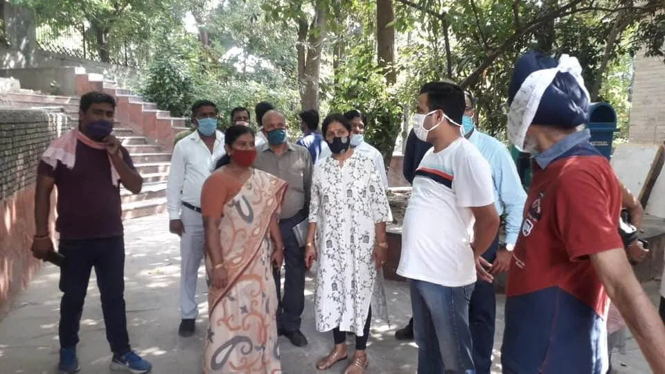 सिद्धार्थनगर अंडरपास एवं पॉकेट बी और सी में दो दिवसीय सफाई अभियान — तस्वीर 6 में से 6