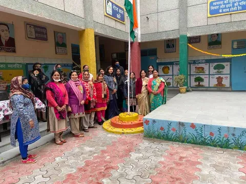 गणतंत्र दिवस से पूर्व विद्यालय भ्रमण (विवरण अनुपलब्ध) — 6