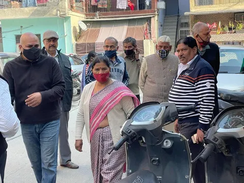 डीडीए फ्लैट सनलाइट कॉलोनी-2 में स्वच्छ सर्वेक्षण सर्वे