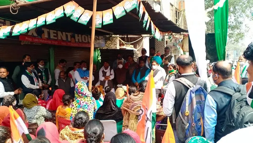 कल्याणपुरी उपचुनाव: कांग्रेस प्रत्याशी के कार्यालय का शुभारंभ — तस्वीर 5 में से 5