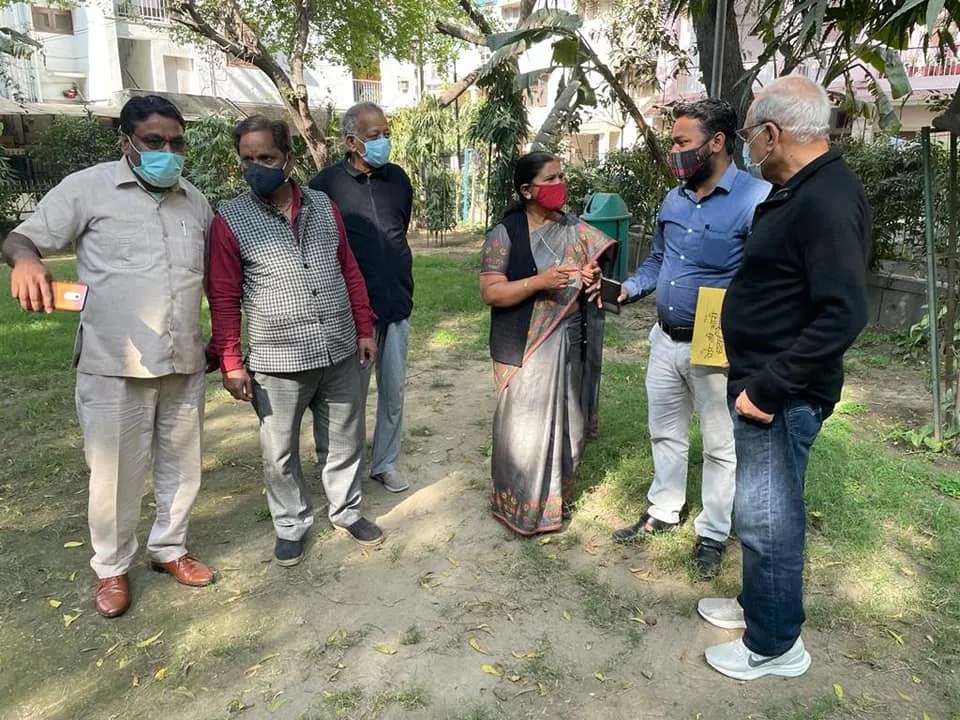 सिद्धार्थ एन्क्लेव में पार्कों की सफाई का सर्वे — तस्वीर 2 में से 6