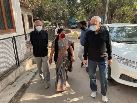 सिद्धार्थ एन्क्लेव में पार्कों की सफाई का सर्वे — 6