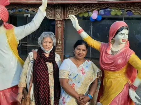 नोएडा हाट में वरिष्ठ नागरिकों के साथ महिला दिवस मनाया गया — 3