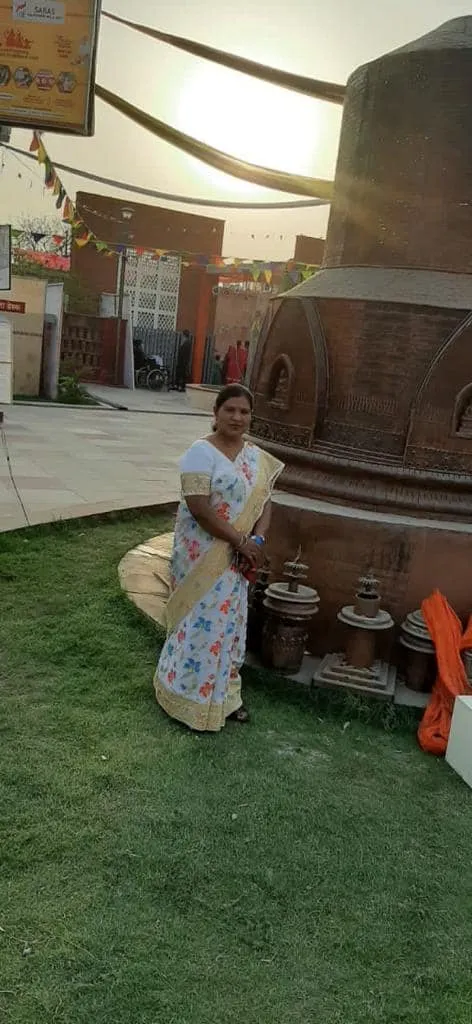 नोएडा हाट में वरिष्ठ नागरिकों के साथ महिला दिवस मनाया गया — तस्वीर 4 में से 5