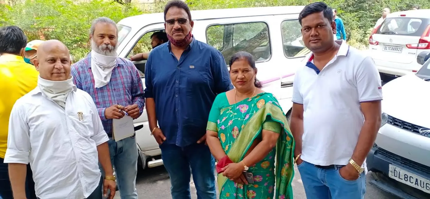 शराब पीने की न्यूनतम आयु घटाए जाने के खिलाफ कांग्रेस का विरोध प्रदर्शन — तस्वीर 3 में से 13