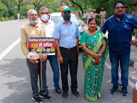 शराब पीने की न्यूनतम आयु घटाए जाने के खिलाफ कांग्रेस का विरोध प्रदर्शन — 11