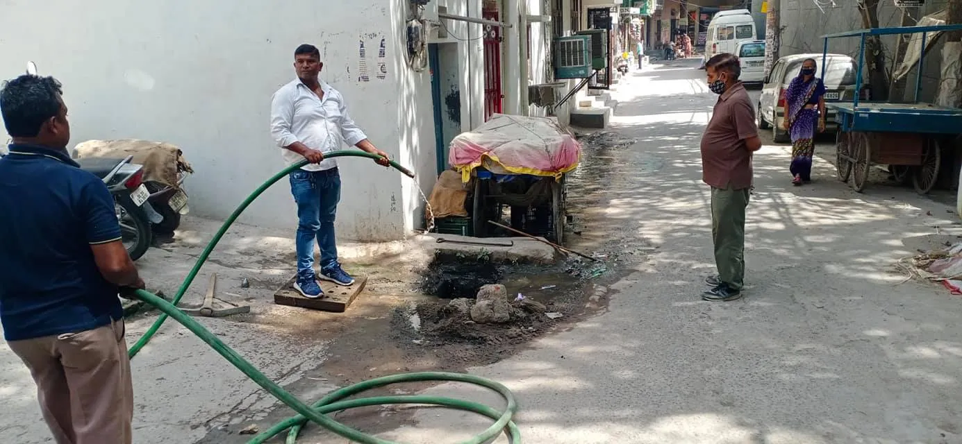 किलोकरी गांव में जलभराव की समस्या का समाधान — तस्वीर 6 में से 11