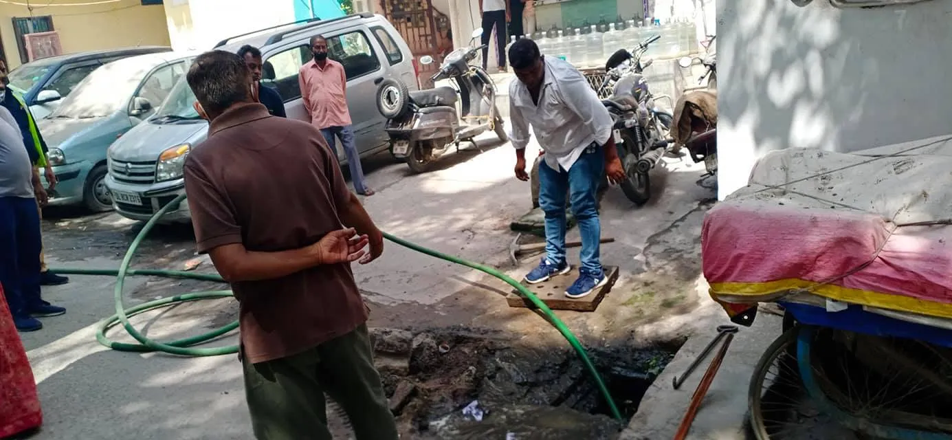किलोकरी गांव में जलभराव की समस्या का समाधान — तस्वीर 7 में से 11