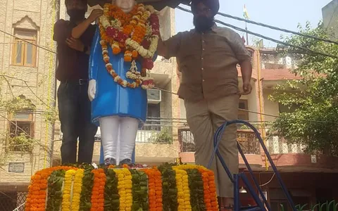 अम्बेडकर जयंती हेतु अम्बेडकर पार्क की सफाई और सजावट