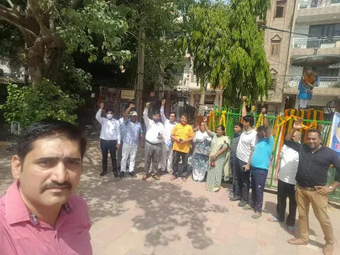 अम्बेडकर जयंती हेतु अम्बेडकर पार्क की सफाई और सजावट — 11