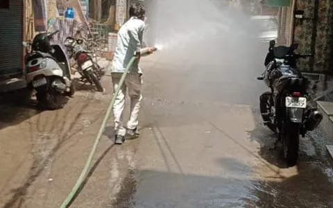 सनलाइट कॉलोनी I और सिद्धार्थ एक्सटेंशन पॉकेट C में सेनिटेशन अभियान