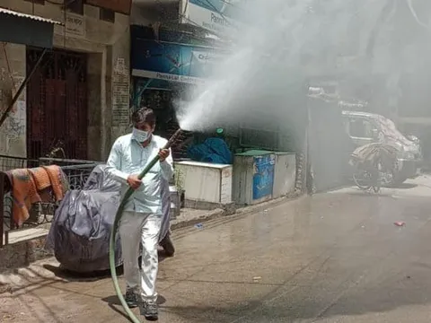 सनलाइट कॉलोनी I और सिद्धार्थ एक्सटेंशन पॉकेट C में सेनिटेशन अभियान — 11