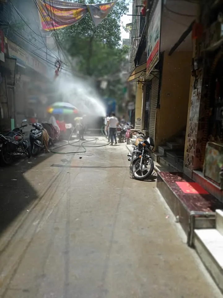सनलाइट कॉलोनी I और सिद्धार्थ एक्सटेंशन पॉकेट C में सेनिटेशन अभियान — तस्वीर 14 में से 25