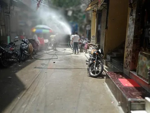 सनलाइट कॉलोनी I और सिद्धार्थ एक्सटेंशन पॉकेट C में सेनिटेशन अभियान — 14