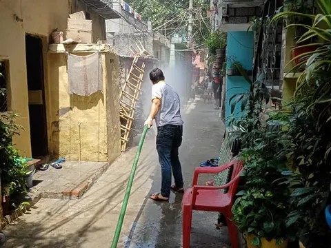 सनलाइट कॉलोनी I और सिद्धार्थ एक्सटेंशन पॉकेट C में सेनिटेशन अभियान — 18