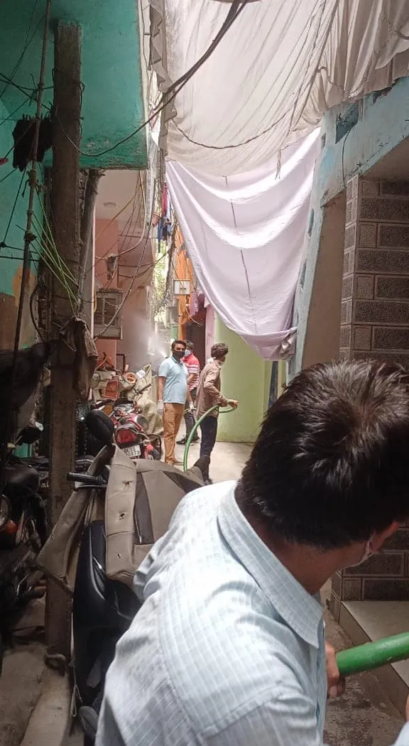 सनलाइट कॉलोनी II और मदर डेयरी आश्रम में सेनिटेशन अभियान — तस्वीर 7 में से 22