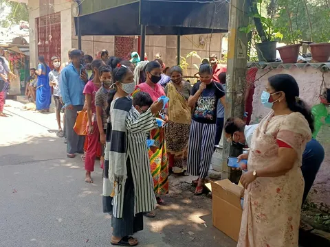 आई जी कैंप 3 में सैनिटाइजर और मास्क वितरण — 2