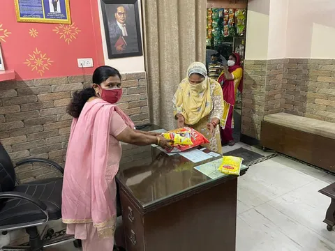 आई जी कैंप 2 के लोगों को राशन वितरण — 7