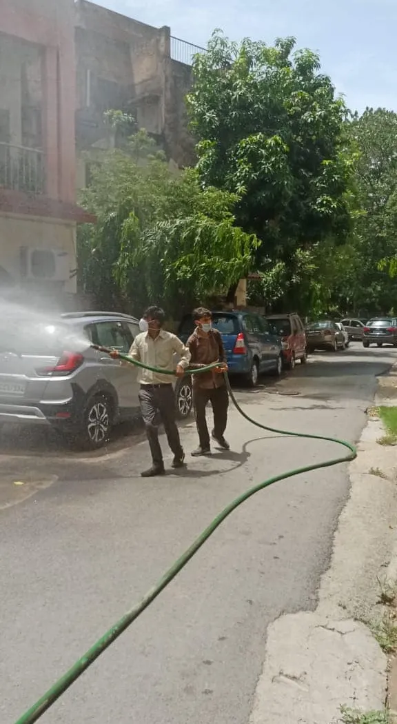 सिद्धार्थ एनक्लेव में सेनिटेशन अभियान — तस्वीर 1 में से 18