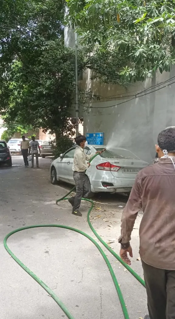 सिद्धार्थ एनक्लेव में सेनिटेशन अभियान — तस्वीर 4 में से 18