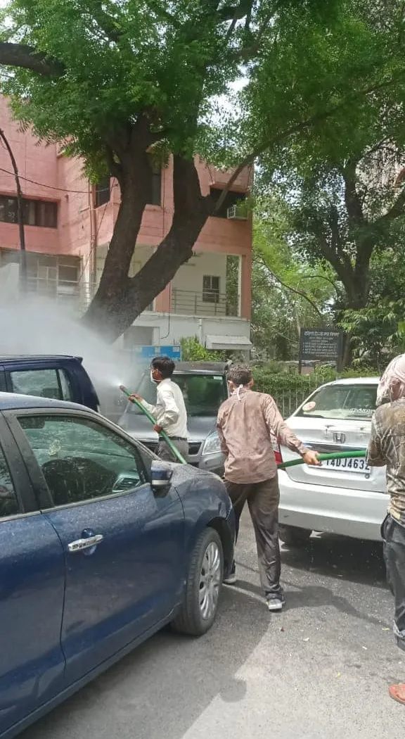 सिद्धार्थ एनक्लेव में सेनिटेशन अभियान — तस्वीर 6 में से 18