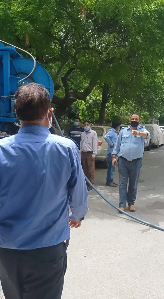 सिद्धार्थ एनक्लेव में सेनिटेशन अभियान — तस्वीर 13 में से 18