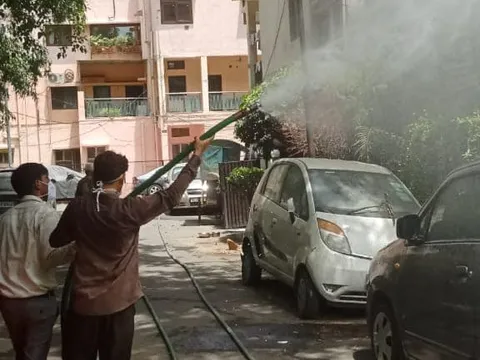 सिद्धार्थ एनक्लेव में सेनिटेशन अभियान — 14