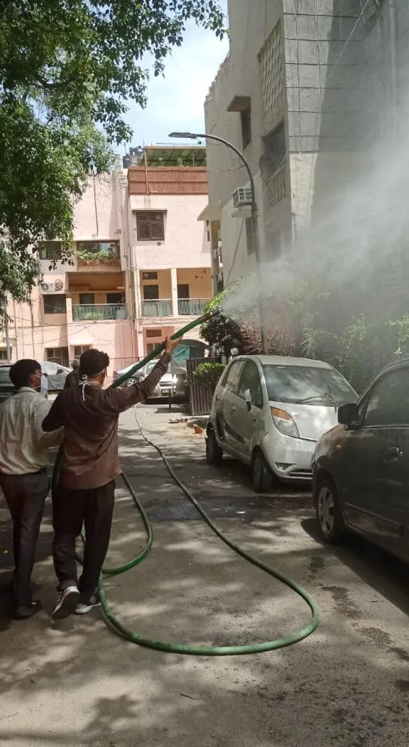 सिद्धार्थ एनक्लेव में सेनिटेशन अभियान — तस्वीर 14 में से 18