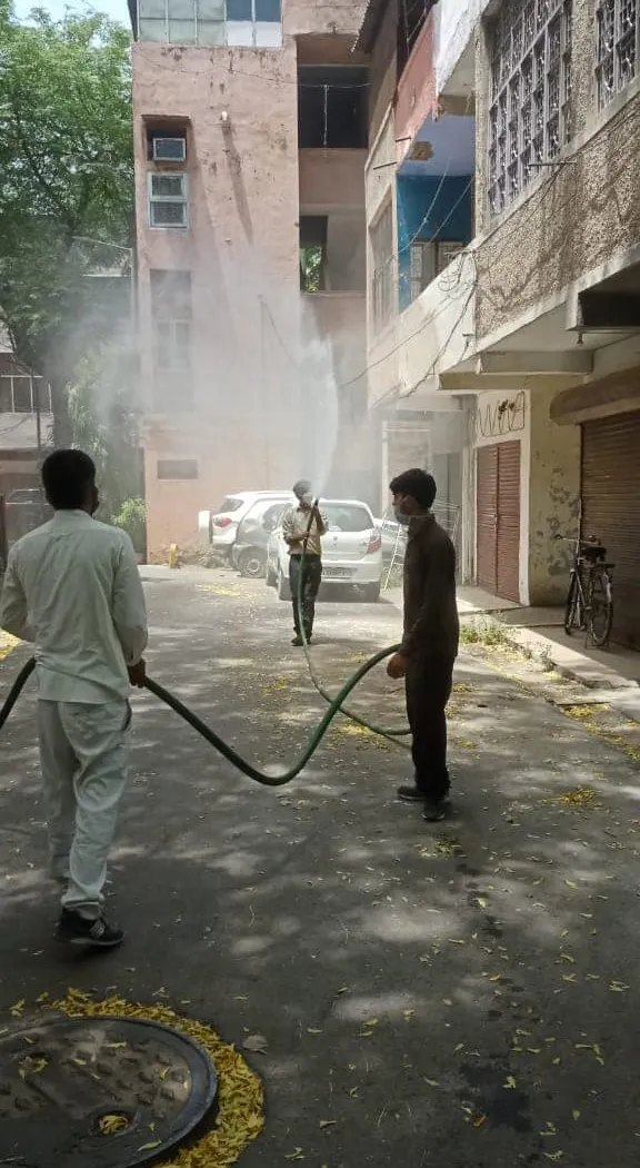 सिद्धार्थ एनक्लेव में सेनिटेशन अभियान — तस्वीर 17 में से 18