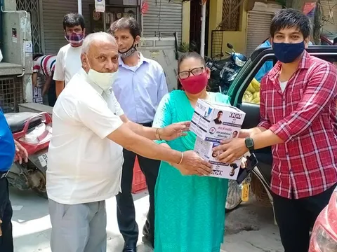 ज़रूरतमंद लोगों को कोविड आइसोलेशन किट का वितरण — 15