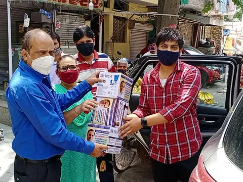 ज़रूरतमंद लोगों को कोविड आइसोलेशन किट का वितरण — 16