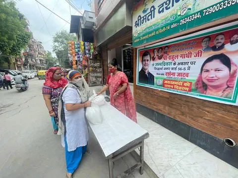 राहुल गांधी के जन्मदिन पर वार्ड कार्यालय पर राशन किट वितरण — 15
