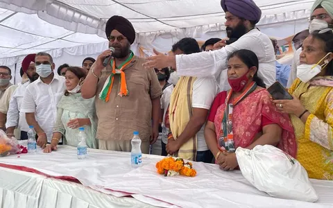 राहुल गांधी के जन्मदिन पर अम्बेडकर पार्क में खाद्य सामग्री वितरण