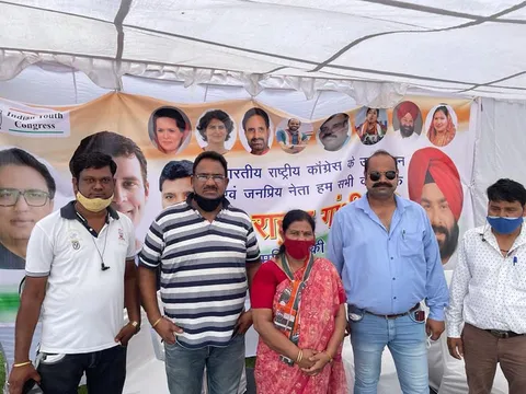 राहुल गांधी के जन्मदिन पर अम्बेडकर पार्क में खाद्य सामग्री वितरण — 5