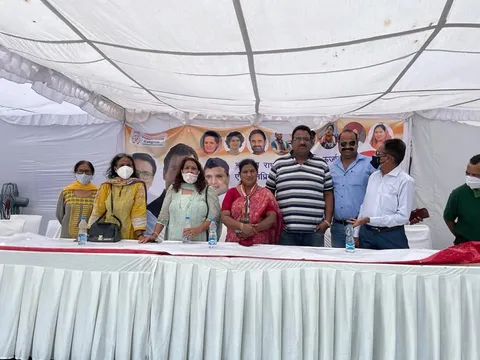 राहुल गांधी के जन्मदिन पर अम्बेडकर पार्क में खाद्य सामग्री वितरण — 9