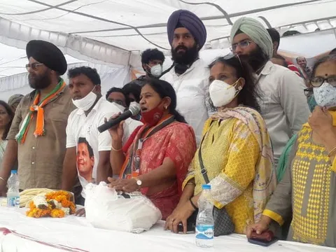 राहुल गांधी के जन्मदिन पर अम्बेडकर पार्क में खाद्य सामग्री वितरण — 10