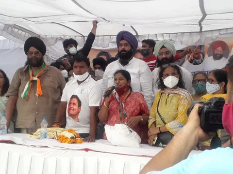 राहुल गांधी के जन्मदिन पर अम्बेडकर पार्क में खाद्य सामग्री वितरण — 14