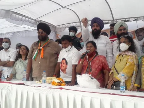 राहुल गांधी के जन्मदिन पर अम्बेडकर पार्क में खाद्य सामग्री वितरण — 15