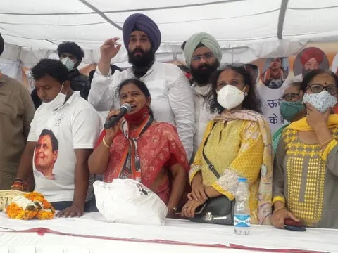 राहुल गांधी के जन्मदिन पर अम्बेडकर पार्क में खाद्य सामग्री वितरण — 16