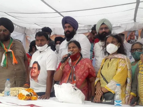 राहुल गांधी के जन्मदिन पर अम्बेडकर पार्क में खाद्य सामग्री वितरण — 17