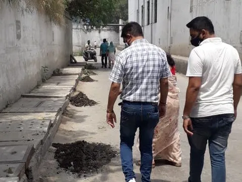 सिद्धार्थ नगर अंडरपास में नालियों की सफाई अभियान — 2