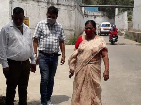 सिद्धार्थ नगर अंडरपास में नालियों की सफाई अभियान — 8