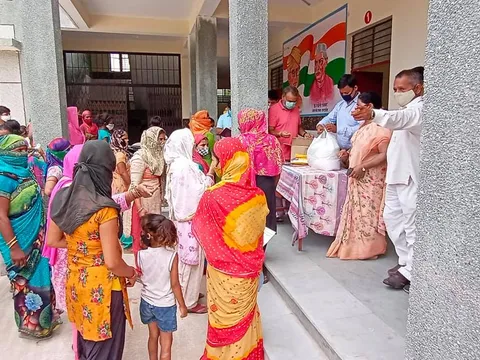 नगली राजापुर एमसीडी स्कूल में राशन किट वितरण — 4