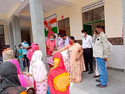 नगली राजापुर एमसीडी स्कूल में राशन किट वितरण — 6